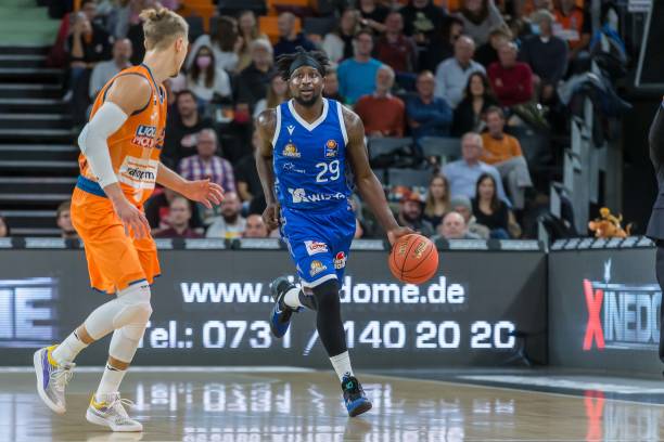 字母哥与莫 字母哥与莫